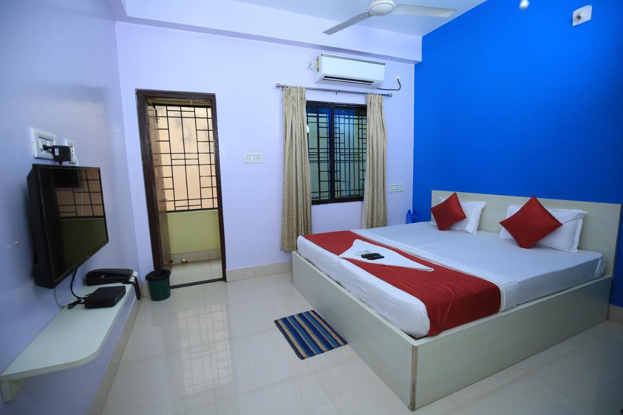 Railview Inn Bhubaneswar Esterno foto